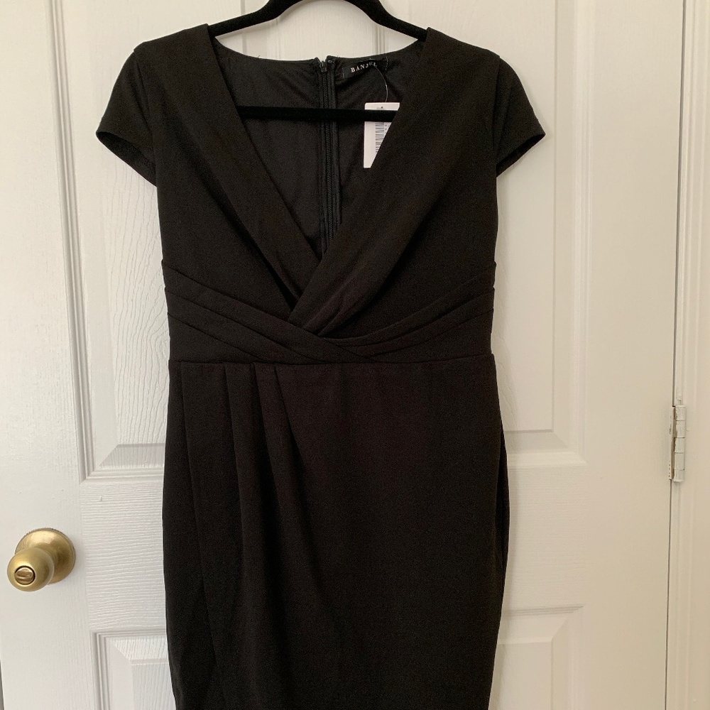Banjul Black V-Neck Cocktail Dress Size Large